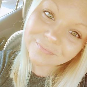 Meet your Posher, Candice